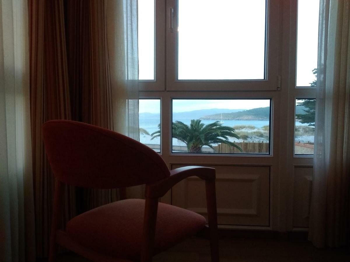 Chalet Atalaya A Pie De Playa En Laxe Exterior photo